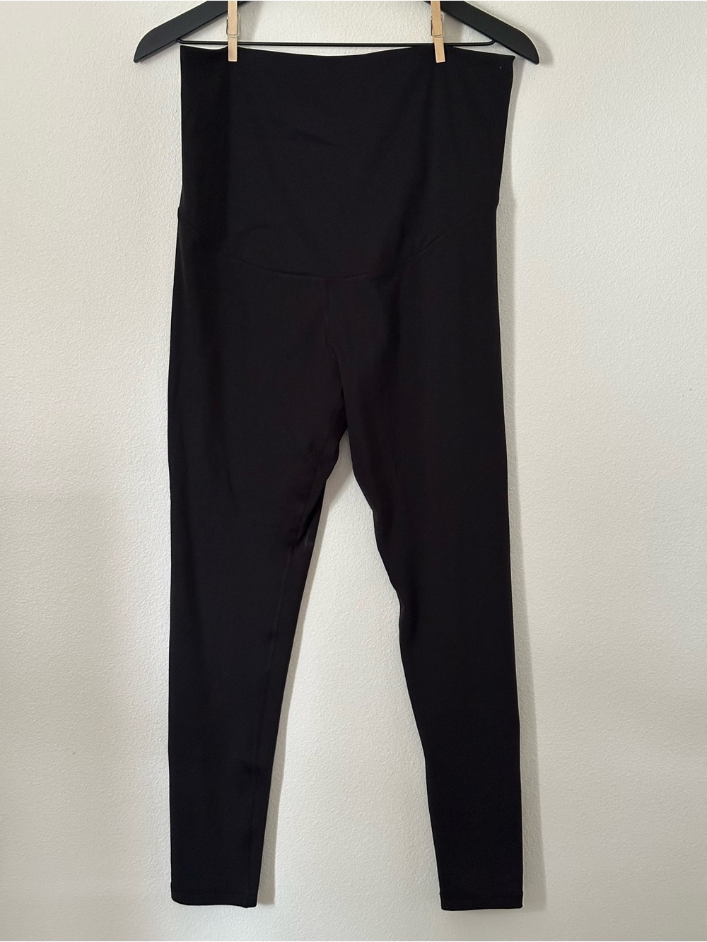 H&M Mama Maternity Black High-Waisted Yoga Leggings